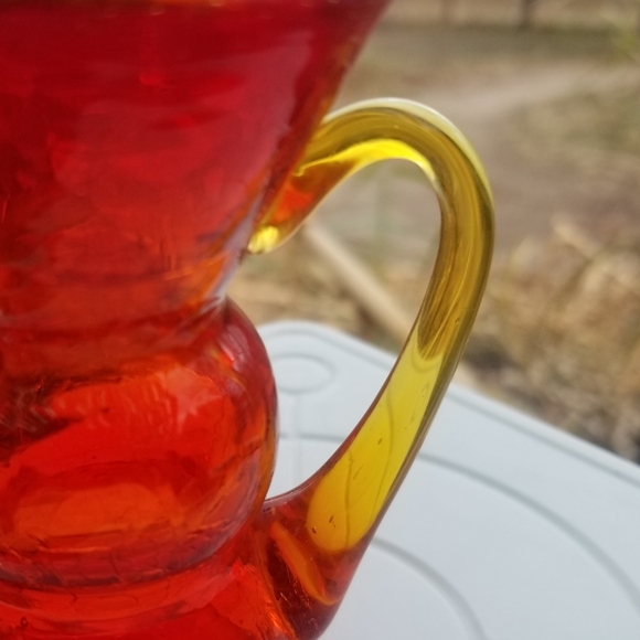 Vintage miniature handblown crackled glass vase pitcher brigh orange with amber - Picture 5 of 12